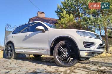 Позашляховик / Кросовер Volkswagen Touareg 2016 в Рівному
