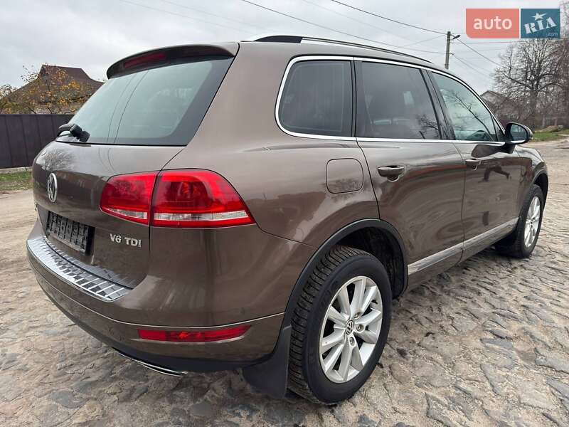 Внедорожник / Кроссовер Volkswagen Touareg 2012 в Ахтырке