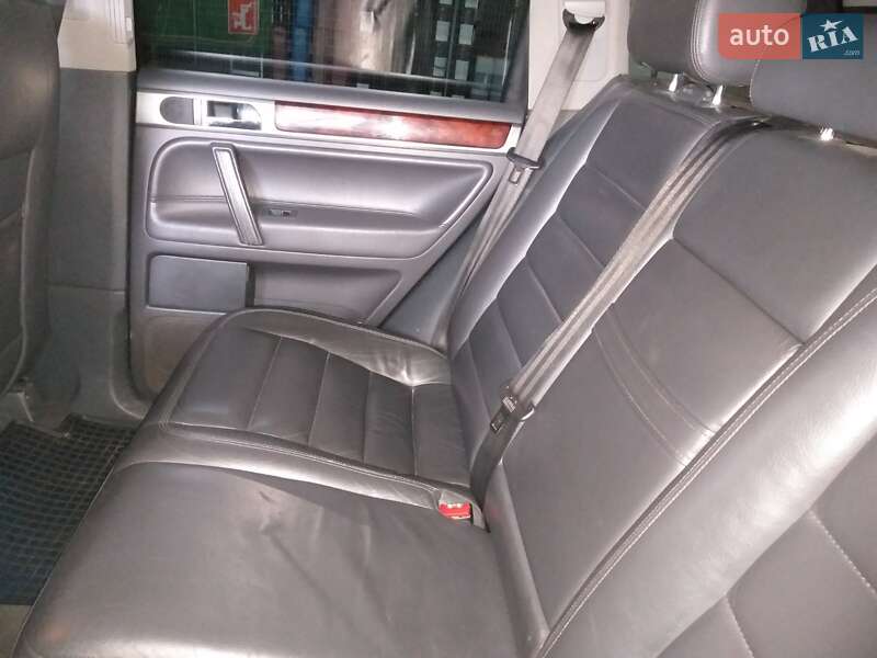 Позашляховик / Кросовер Volkswagen Touareg 2004 в Луцьку