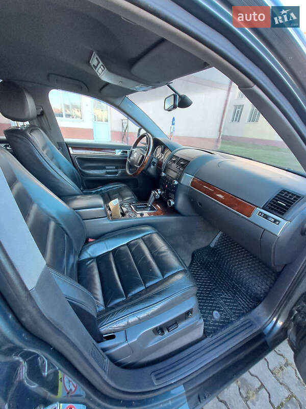 Внедорожник / Кроссовер Volkswagen Touareg 2006 в Черновцах