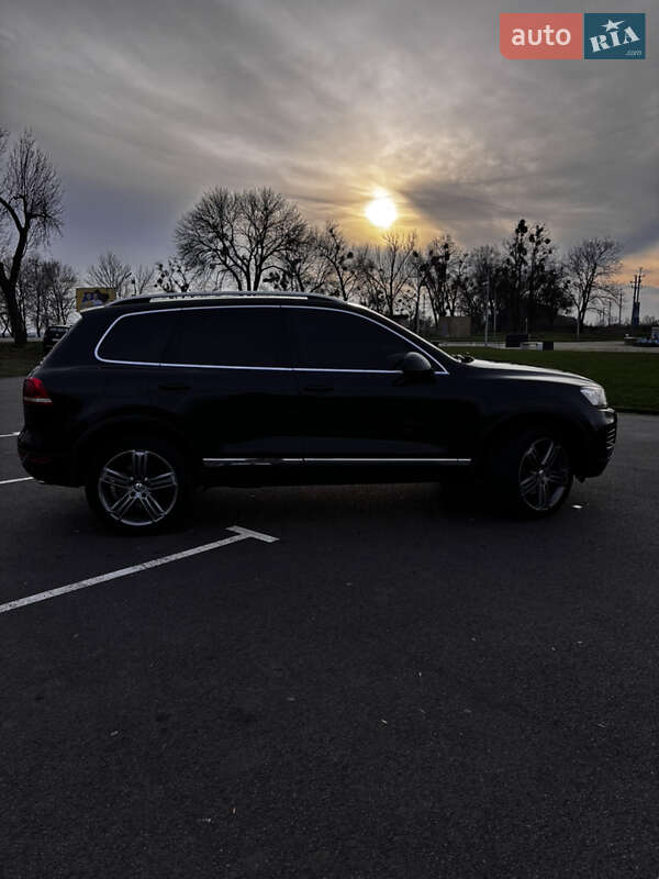 Внедорожник / Кроссовер Volkswagen Touareg 2011 в Шполе