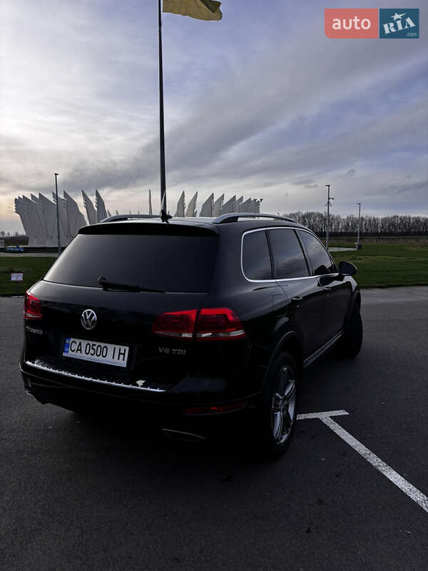 Внедорожник / Кроссовер Volkswagen Touareg 2011 в Шполе