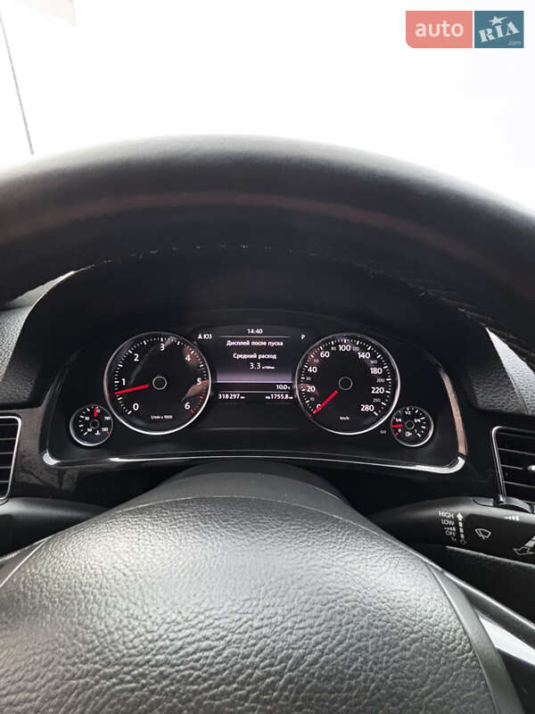 Внедорожник / Кроссовер Volkswagen Touareg 2011 в Шполе