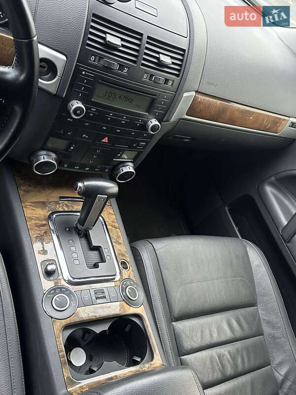 Позашляховик / Кросовер Volkswagen Touareg 2007 в Софіївській Борщагівці