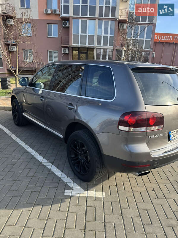 Внедорожник / Кроссовер Volkswagen Touareg 2007 в Николаеве