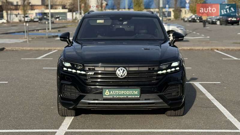 Внедорожник / Кроссовер Volkswagen Touareg 2019 в Киеве