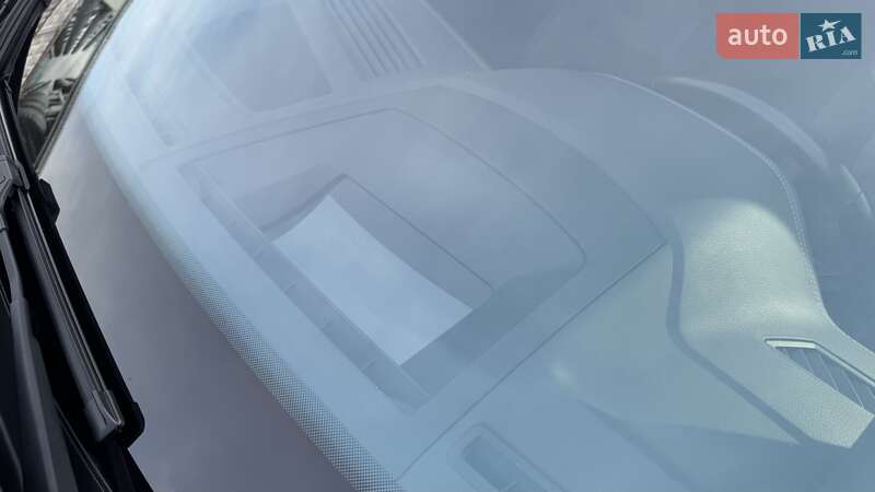 Внедорожник / Кроссовер Volkswagen Touareg 2019 в Киеве