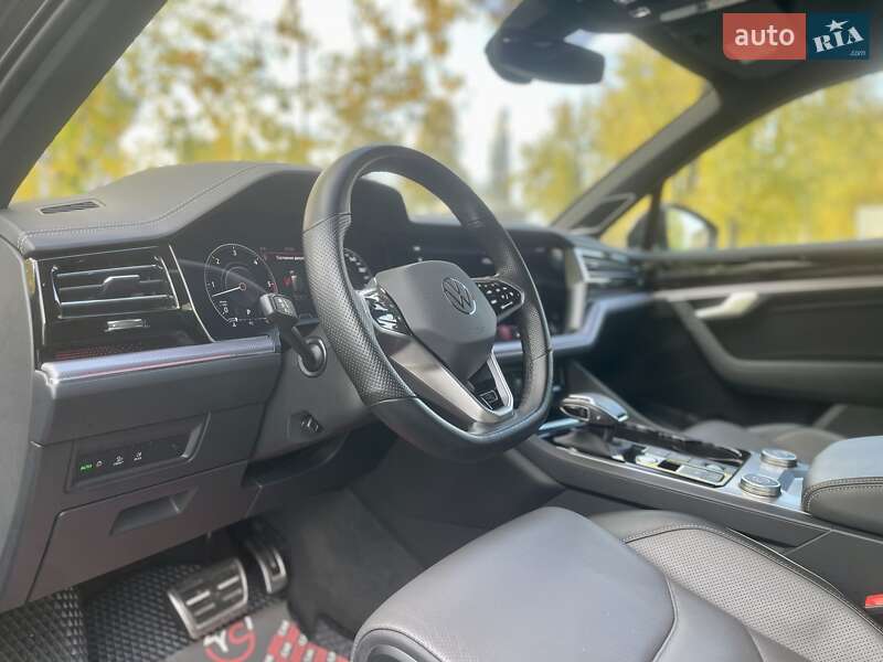 Внедорожник / Кроссовер Volkswagen Touareg 2022 в Киеве