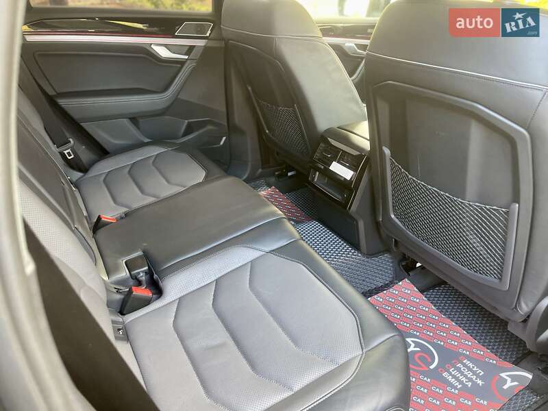 Внедорожник / Кроссовер Volkswagen Touareg 2022 в Киеве