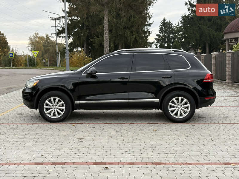 Внедорожник / Кроссовер Volkswagen Touareg 2010 в Староконстантинове