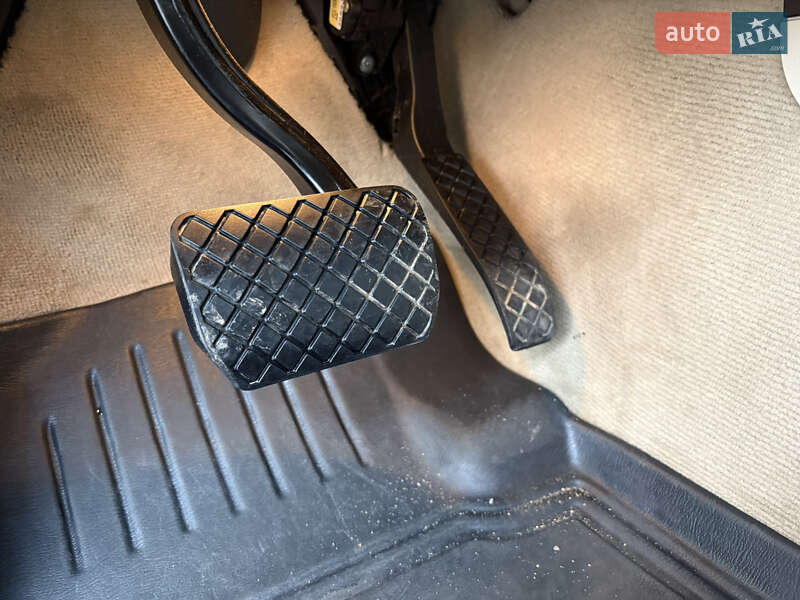 Внедорожник / Кроссовер Volkswagen Touareg 2010 в Староконстантинове