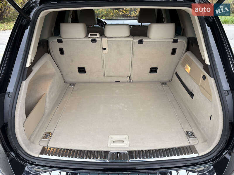 Внедорожник / Кроссовер Volkswagen Touareg 2010 в Староконстантинове