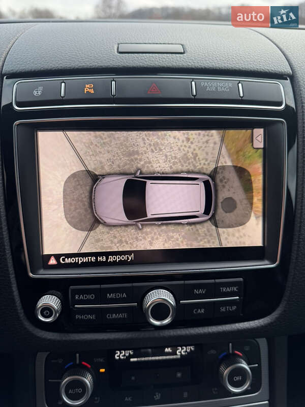 Внедорожник / Кроссовер Volkswagen Touareg 2016 в Хмельницком