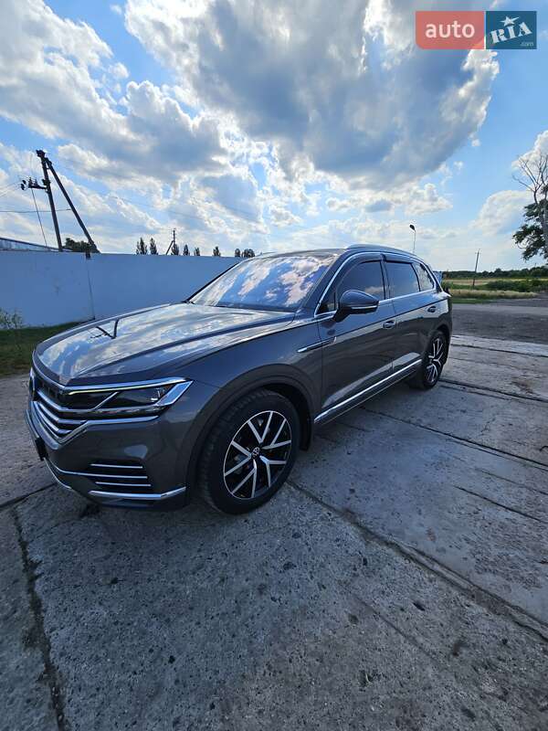 Внедорожник / Кроссовер Volkswagen Touareg 2022 в Березане