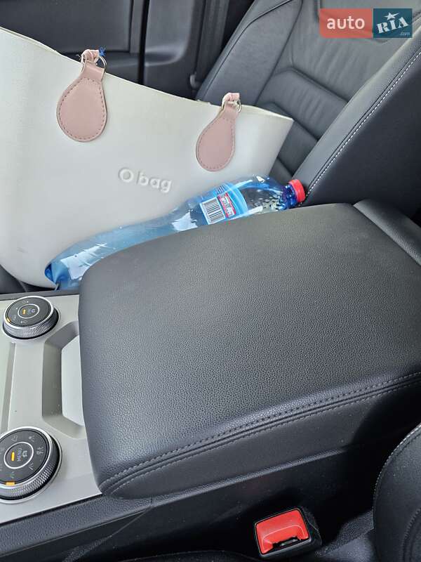 Внедорожник / Кроссовер Volkswagen Touareg 2022 в Березане