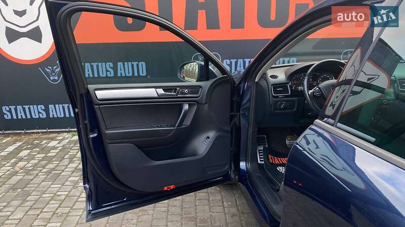 Внедорожник / Кроссовер Volkswagen Touareg 2013 в Виннице