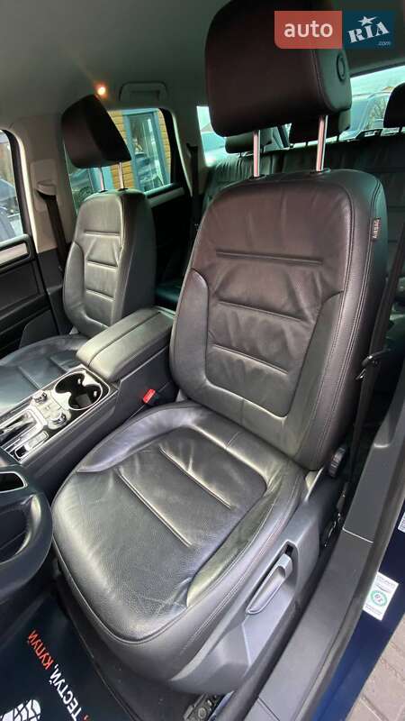 Внедорожник / Кроссовер Volkswagen Touareg 2013 в Виннице