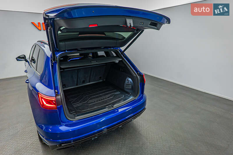 Позашляховик / Кросовер Volkswagen Touareg 2022 в Києві