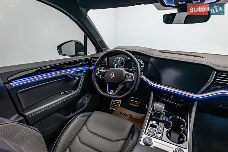 Позашляховик / Кросовер Volkswagen Touareg 2022 в Києві