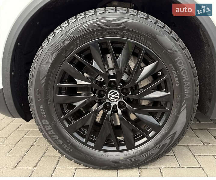 Внедорожник / Кроссовер Volkswagen Touareg 2018 в Черкассах