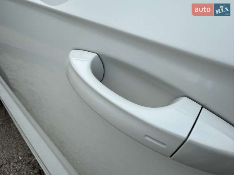 Внедорожник / Кроссовер Volkswagen Touareg 2018 в Днепре