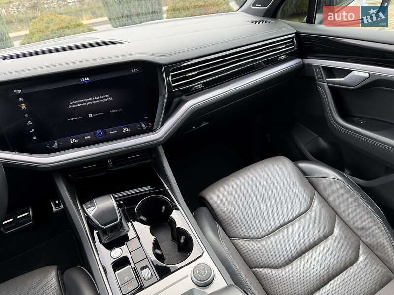 Внедорожник / Кроссовер Volkswagen Touareg 2018 в Днепре