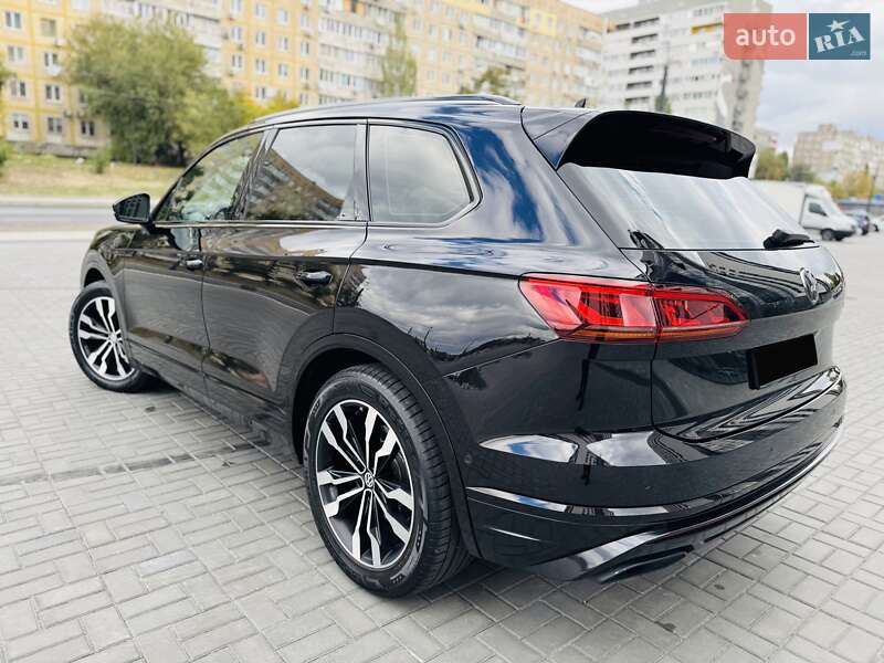 Внедорожник / Кроссовер Volkswagen Touareg 2018 в Днепре фото 32 Внедорожник / Кроссовер Volkswagen Touareg 2018 в Днепре