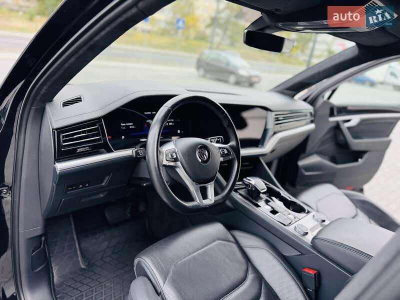 Внедорожник / Кроссовер Volkswagen Touareg 2018 в Днепре фото 40 Внедорожник / Кроссовер Volkswagen Touareg 2018 в Днепре