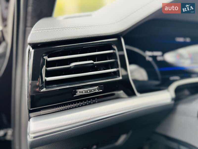 Внедорожник / Кроссовер Volkswagen Touareg 2018 в Днепре фото 46 Внедорожник / Кроссовер Volkswagen Touareg 2018 в Днепре