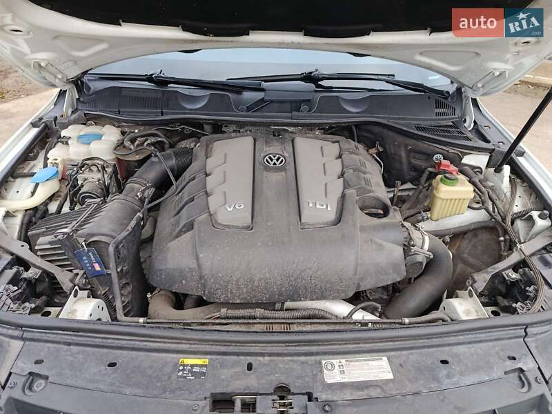 Внедорожник / Кроссовер Volkswagen Touareg 2013 в Жмеринке