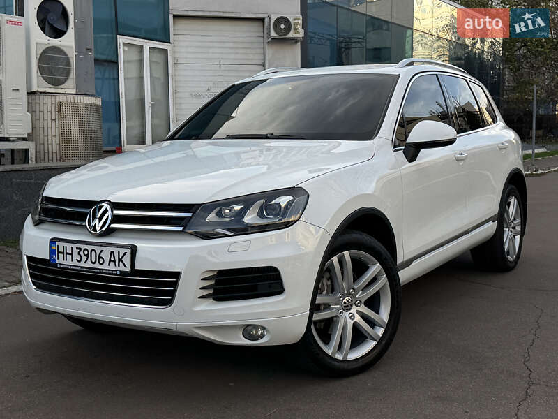 Позашляховик / Кросовер Volkswagen Touareg 2013 в Одесі
