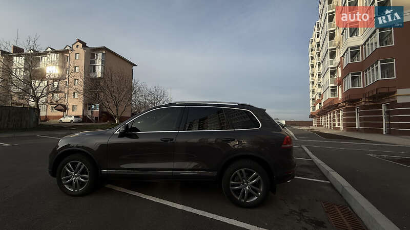 Позашляховик / Кросовер Volkswagen Touareg 2012 в Умані