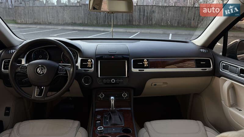 Позашляховик / Кросовер Volkswagen Touareg 2012 в Умані