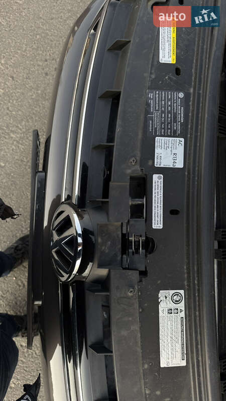 Позашляховик / Кросовер Volkswagen Touareg 2012 в Умані