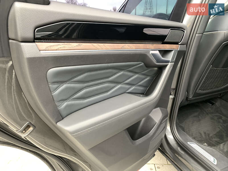 Позашляховик / Кросовер Volkswagen Touareg 2021 в Івано-Франківську