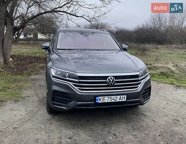 Позашляховик / Кросовер Volkswagen Touareg 2020 в Дніпрі