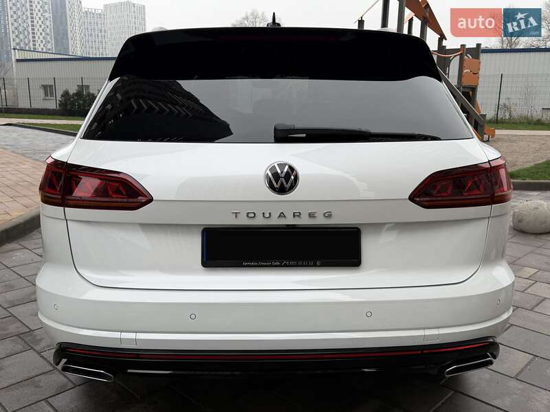 Позашляховик / Кросовер Volkswagen Touareg 2022 в Києві