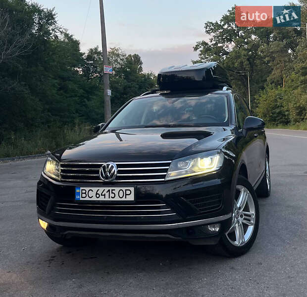 Внедорожник / Кроссовер Volkswagen Touareg 2014 в Киеве