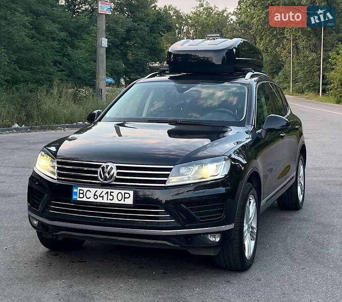 Внедорожник / Кроссовер Volkswagen Touareg 2014 в Киеве