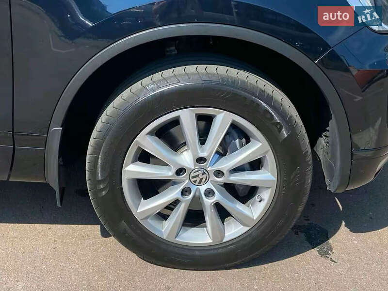 Позашляховик / Кросовер Volkswagen Touareg 2018 в Києві фото 6 Позашляховик / Кросовер Volkswagen Touareg 2018 в Києві