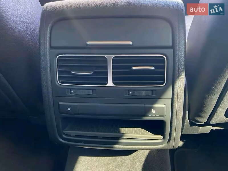 Позашляховик / Кросовер Volkswagen Touareg 2018 в Києві фото 22 Позашляховик / Кросовер Volkswagen Touareg 2018 в Києві