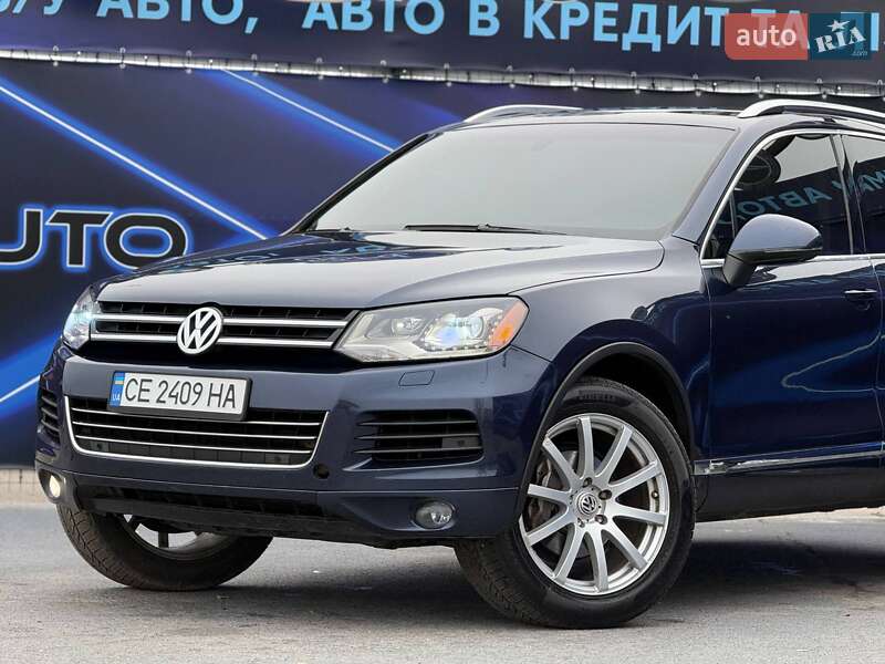 Позашляховик / Кросовер Volkswagen Touareg 2013 в Запоріжжі
