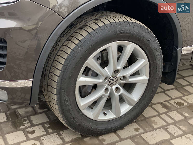 Позашляховик / Кросовер Volkswagen Touareg 2014 в Бердичеві
