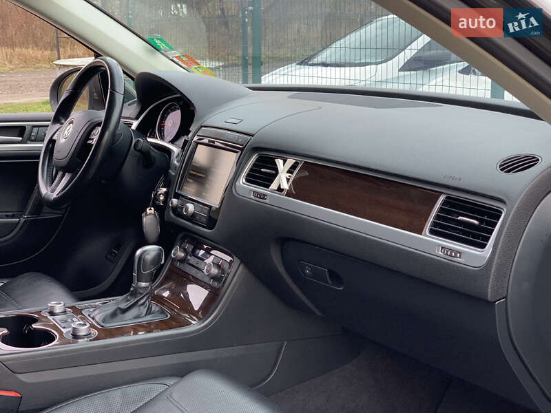 Позашляховик / Кросовер Volkswagen Touareg 2014 в Бердичеві