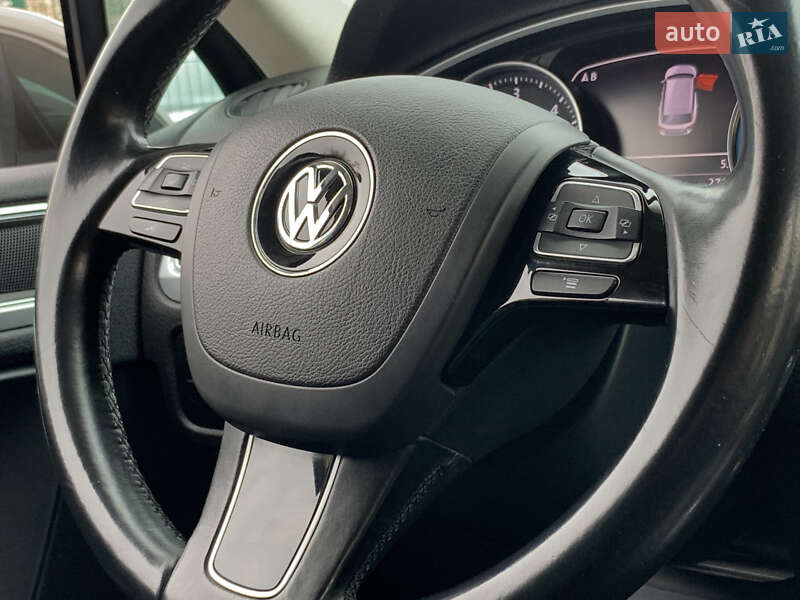 Позашляховик / Кросовер Volkswagen Touareg 2014 в Бердичеві