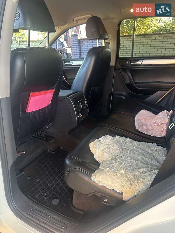 Внедорожник / Кроссовер Volkswagen Touareg 2011 в Виннице