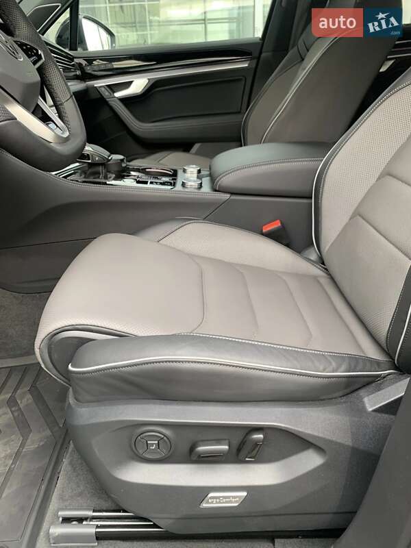 Позашляховик / Кросовер Volkswagen Touareg 2024 в Львові