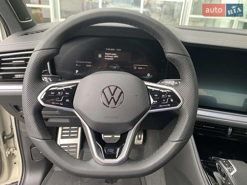 Позашляховик / Кросовер Volkswagen Touareg 2024 в Львові