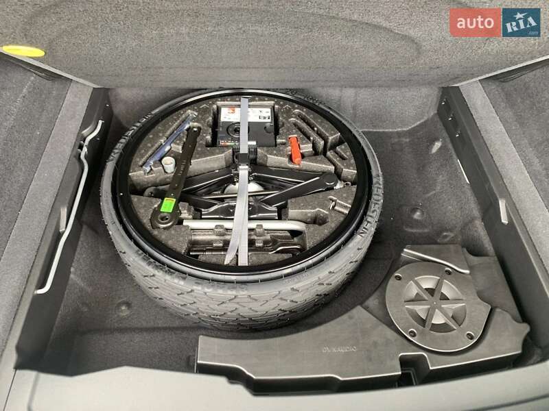 Позашляховик / Кросовер Volkswagen Touareg 2024 в Львові