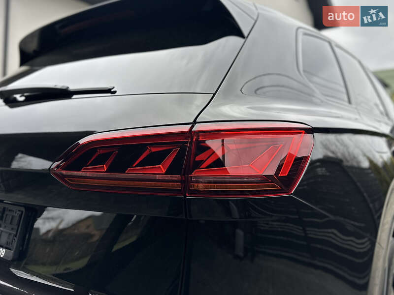 Позашляховик / Кросовер Volkswagen Touareg 2019 в Луцьку
